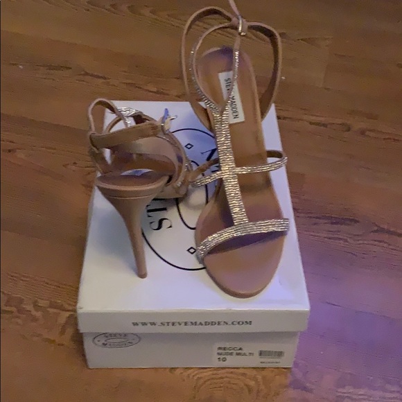 Gorgeous Strappy Sandals - Picture 3 of 3